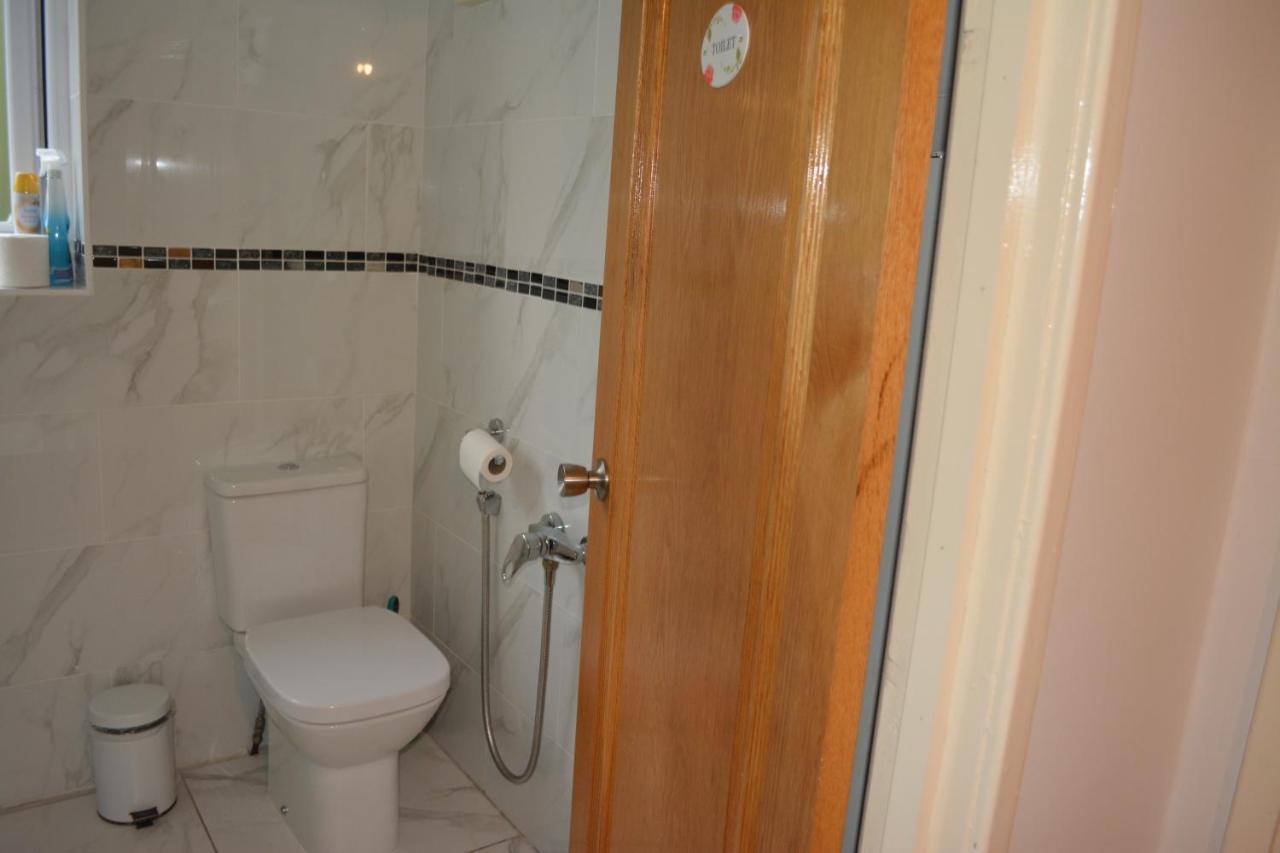 Double Bed With Patio Apartment Oxford Ngoại thất bức ảnh